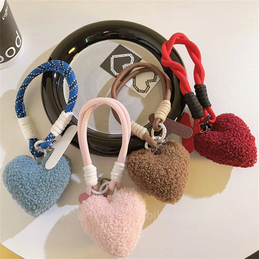 🎀 Lanyard de Peluche con Corazón – Colgante estilo mesh con tiras trenzadas, llavero y correa para celular o bolso